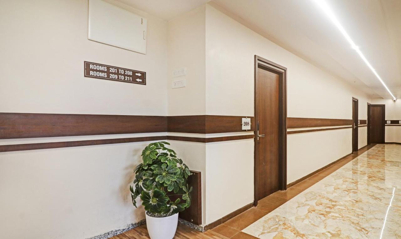 Treebo Arastu Grand Hotel Хидерабад Екстериор снимка